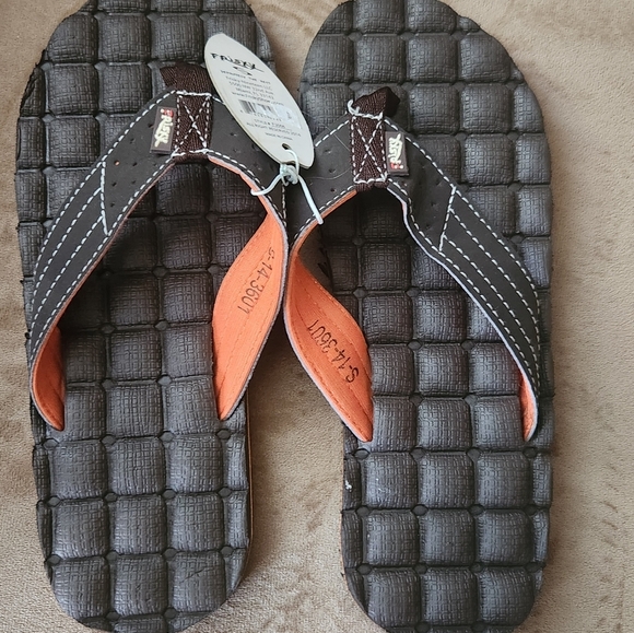 Frisky Men Flip Flops Sandals Shoes Size 8 - Picture 3 of 3